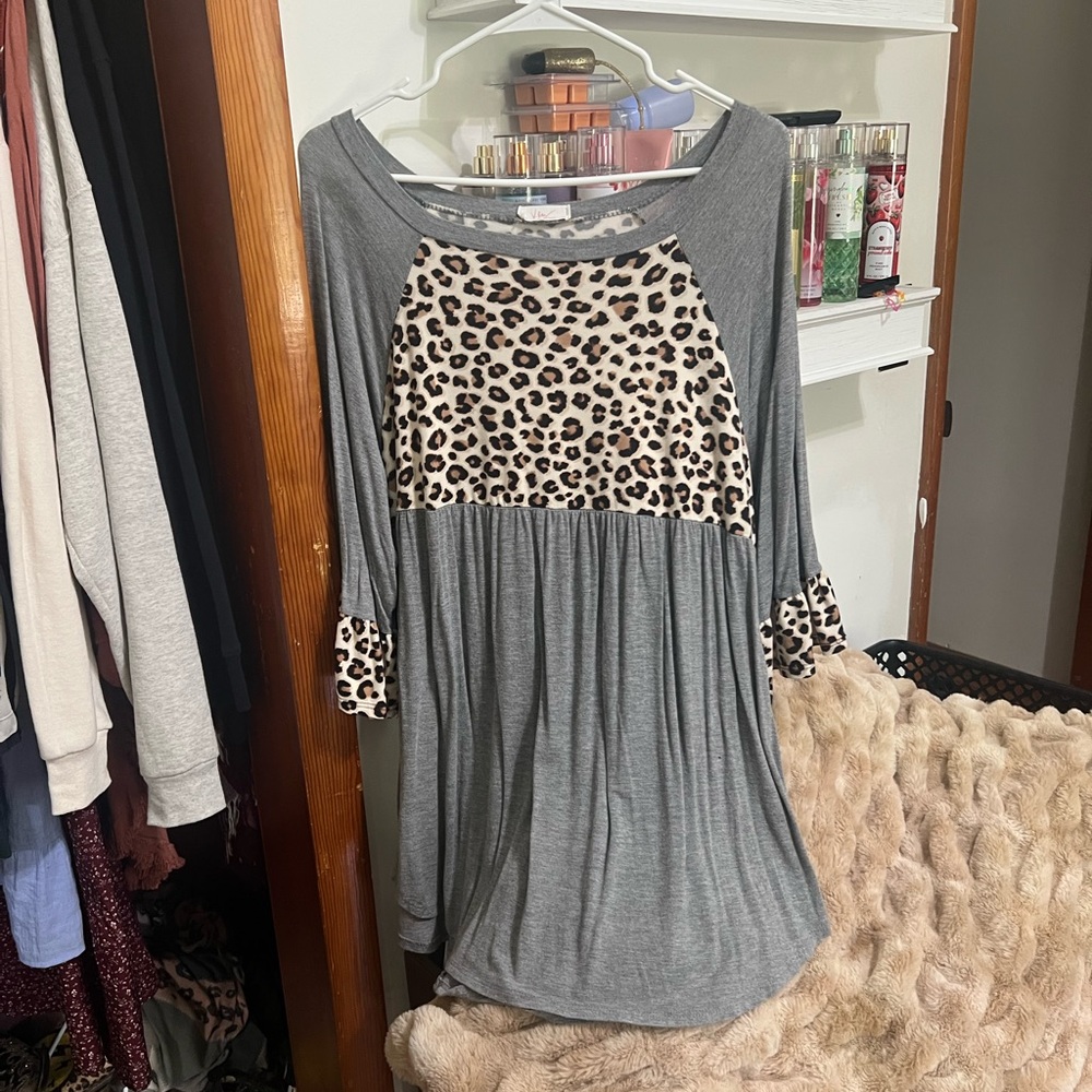 Gray Leopard Print Women's Top